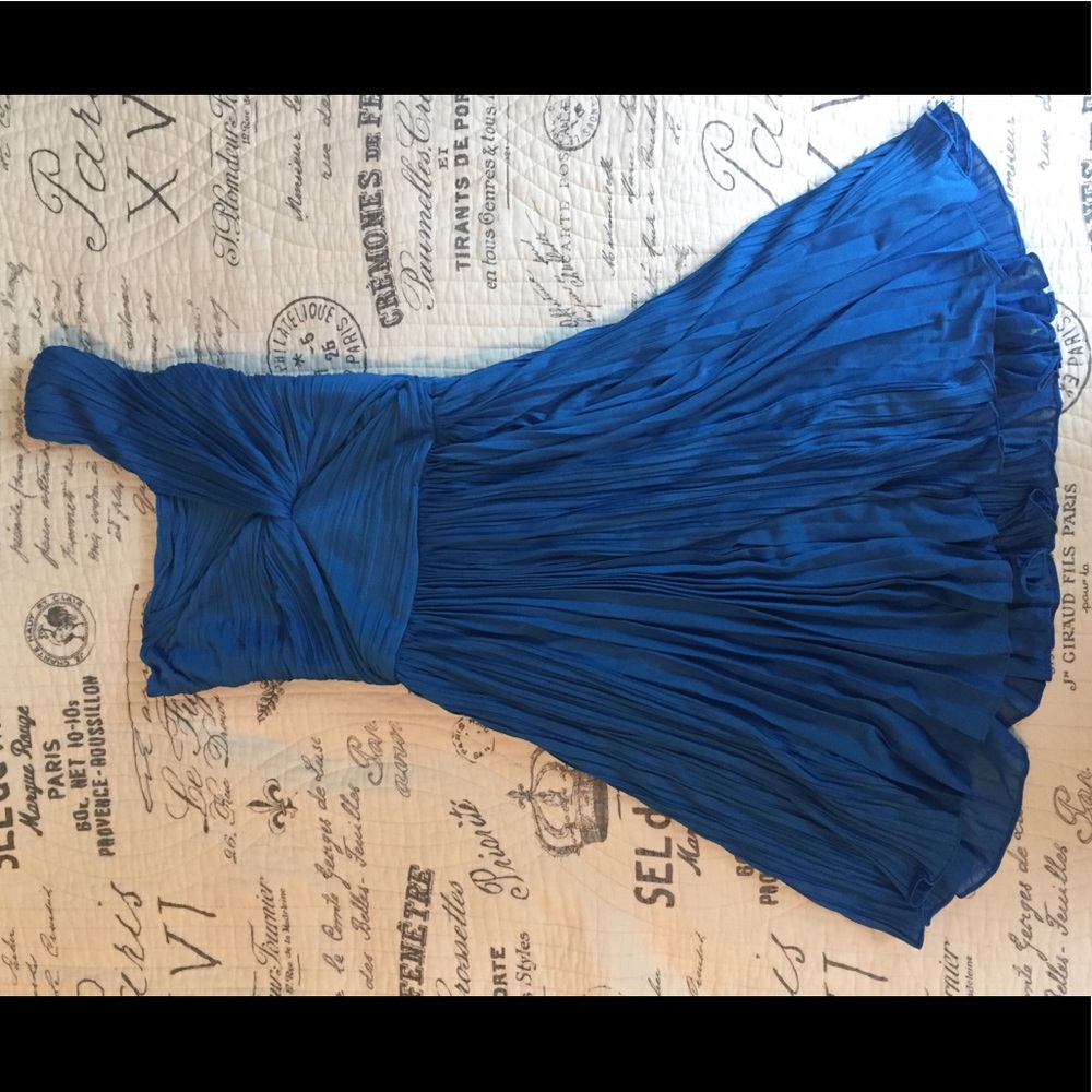 *NWT*!!! Blue Halston Heritage Pleated Dress